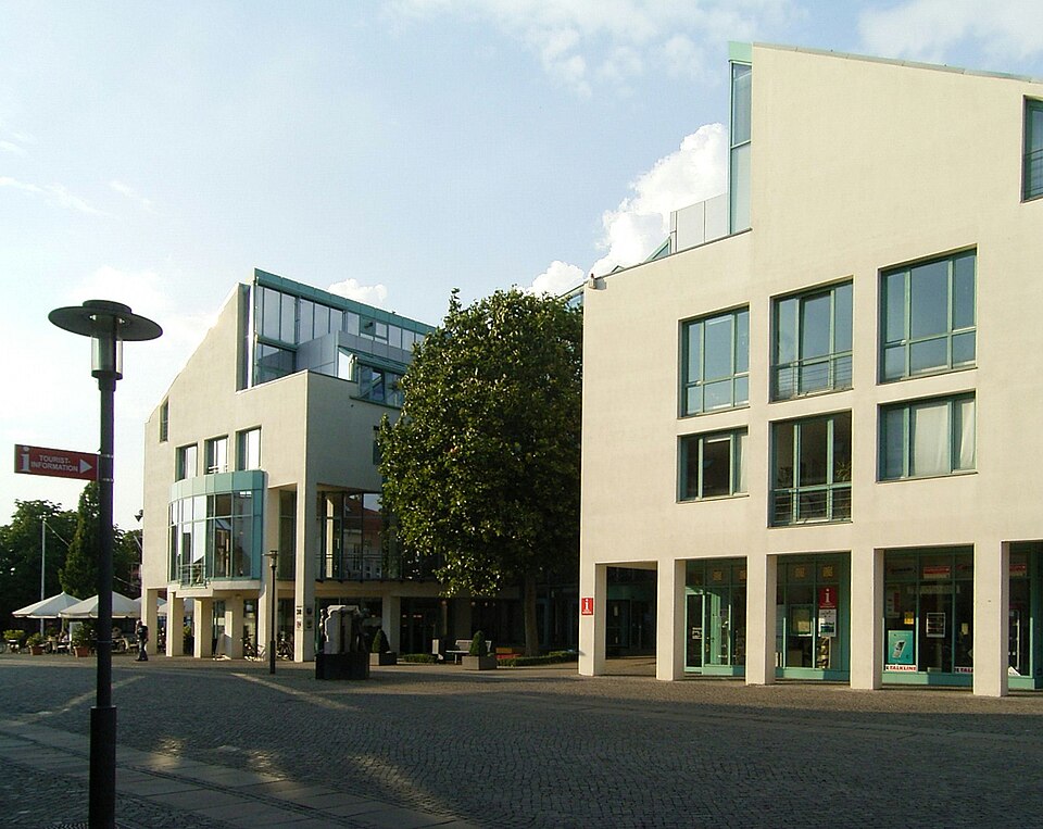 Wintergarten-Fachbetriebe in Achim: Rathaus
