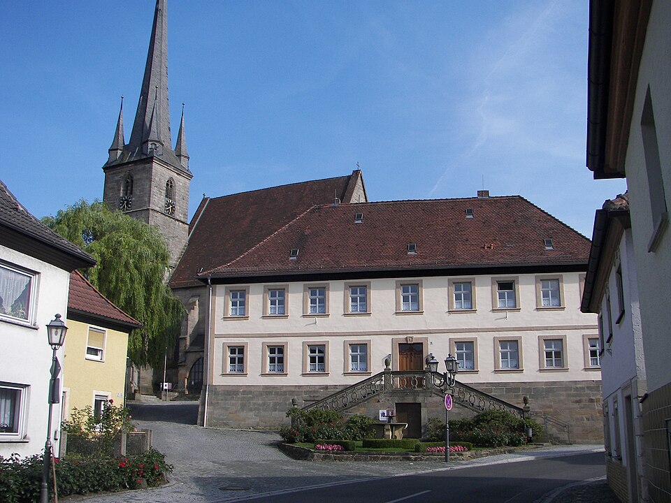 Wintergarten-Fachbetriebe in Altenkunstadt: Pfarrhof Kirche