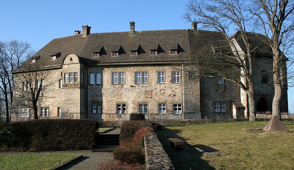 Wintergarten-Fachbetriebe in Bad Driburg: Burg – Foto: Linda.floren Wintergarten-Fachbetriebe in Bad Driburg: Burg