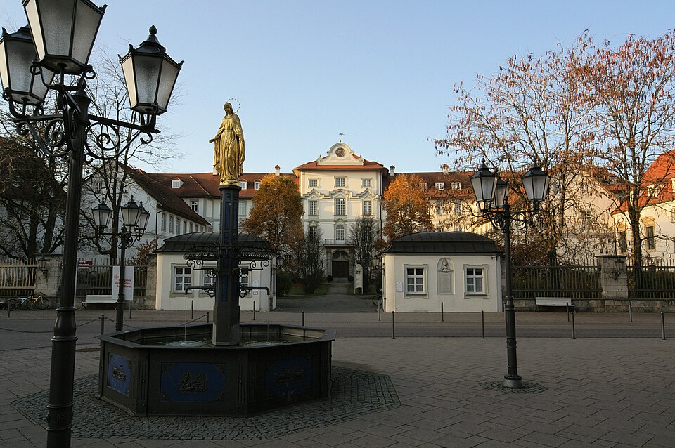 Wintergarten-Fachbetriebe in Bad Wurzach: Schloss und Stadtbrunnen – Foto: Okona Wintergarten-Fachbetriebe in Bad Wurzach: Schloss und Stadtbrunnen