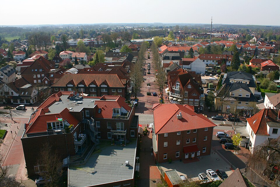 Wintergarten-Fachbetriebe in Bad Zwischenahn: Luftbild – Foto: De-okin 11:49, 12 April 2009 Wintergarten-Fachbetriebe in Bad Zwischenahn: Luftbild