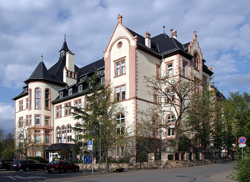 Wintergarten-Fachbetriebe in Bensheim: Rathaus – Foto: Kuebi = Armin Kübelbeck Wintergarten-Fachbetriebe in Bensheim: Rathaus