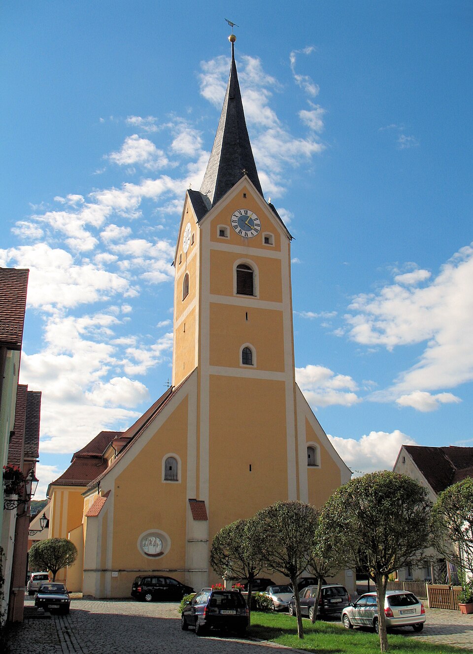 Wintergarten-Fachbetriebe in Berching: Stadtpfarrkirche – Foto: Journey234 Wintergarten-Fachbetriebe in Berching: Stadtpfarrkirche