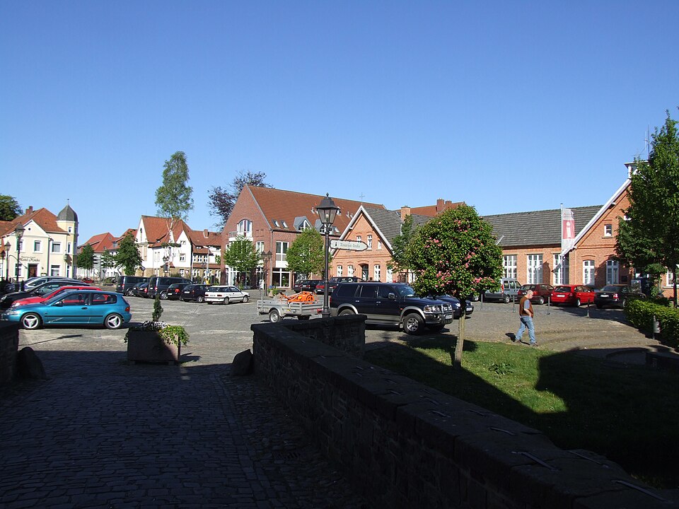 Wintergarten-Fachbetriebe in Bersenbrück: Marktplatz – Foto: Wikimedia-Autor Wintergarten-Fachbetriebe in Bersenbrück: Marktplatz
