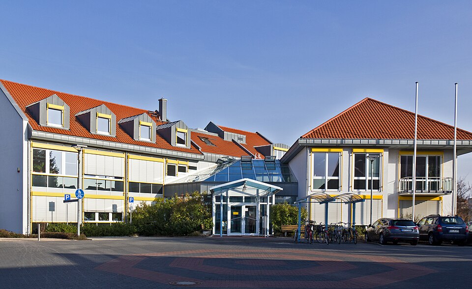 Wintergarten-Fachbetriebe in Biebesheim: Rathaus – Foto: Rudolf Stricker Wintergarten-Fachbetriebe in Biebesheim: Rathaus