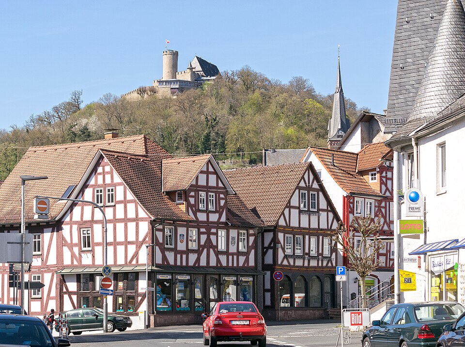 Wintergarten-Fachbetriebe in Biedenkopf: Mit Schloss – Foto: Hydro Wintergarten-Fachbetriebe in Biedenkopf: Mit Schloss
