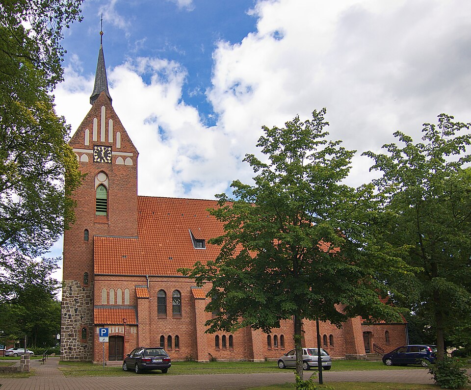 Wintergarten-Fachbetriebe in Bispingen: St.Antonius-Kirche – Foto: losch Wintergarten-Fachbetriebe in Bispingen: St.Antonius-Kirche