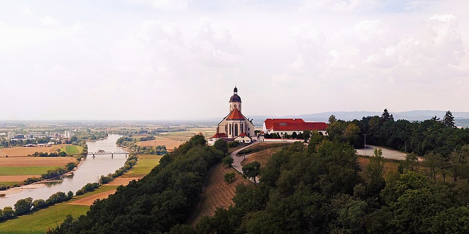 Wintergarten-Fachbetriebe in Bogen: Bogenberg Wallfahrtskirche – Foto: SimonWaldherr Wintergarten-Fachbetriebe in Bogen: Bogenberg Wallfahrtskirche