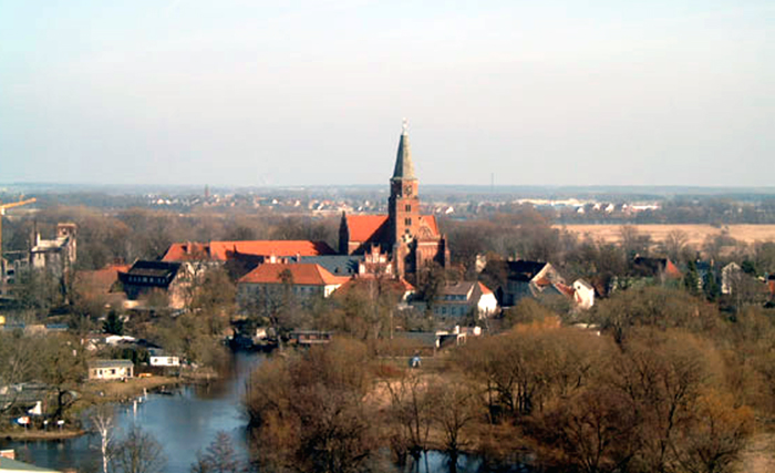 Wintergarten-Fachbetriebe in Brandenburg an der Havel: Stadtansicht – Foto: Kotofeij Kryisowitsch Bajun at de.wikipedia Wintergarten-Fachbetriebe in Brandenburg an der Havel: Stadtansicht