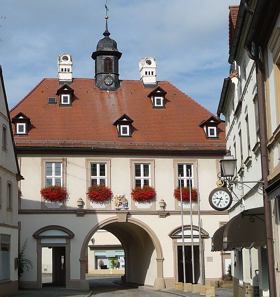 Wintergarten-Fachbetriebe in Burgebrach: Einst drei Toren ist nur das Obere Tor aus dem Jahr