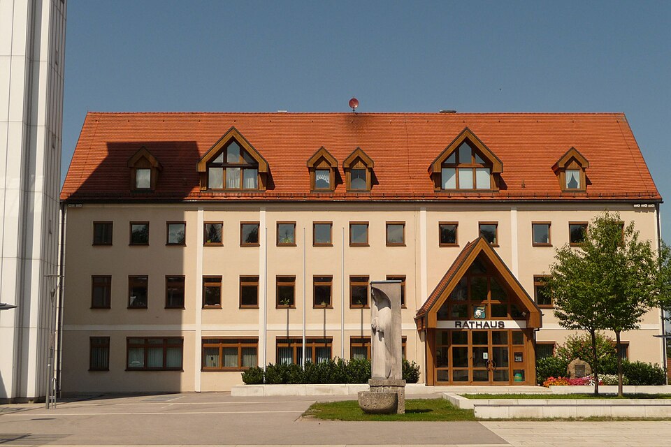 Wintergarten-Fachbetriebe in Burgkirchen an der Alz: Rathaus – Foto: Konrad Lackerbeck Wintergarten-Fachbetriebe in Burgkirchen an der Alz: Rathaus