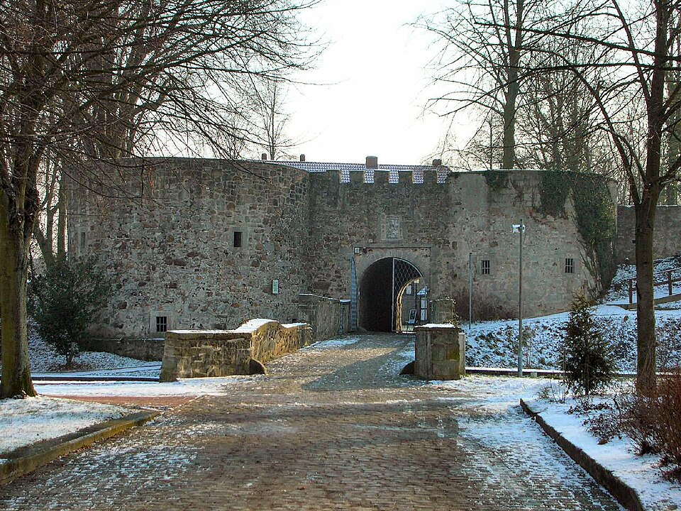 Wintergarten-Fachbetriebe in Coppenbrügge: Burg – Foto: Perry210174 Wintergarten-Fachbetriebe in Coppenbrügge: Burg