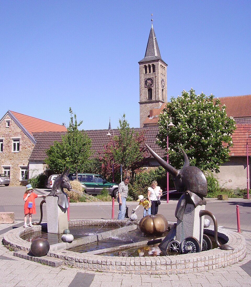 Wintergarten-Fachbetriebe in Dannstadt-Schauernheim: Brunnen – Foto: Immanuel Giel 12:37, 21 May 2008 Wintergarten-Fachbetriebe in Dannstadt-Schauernheim: Brunnen