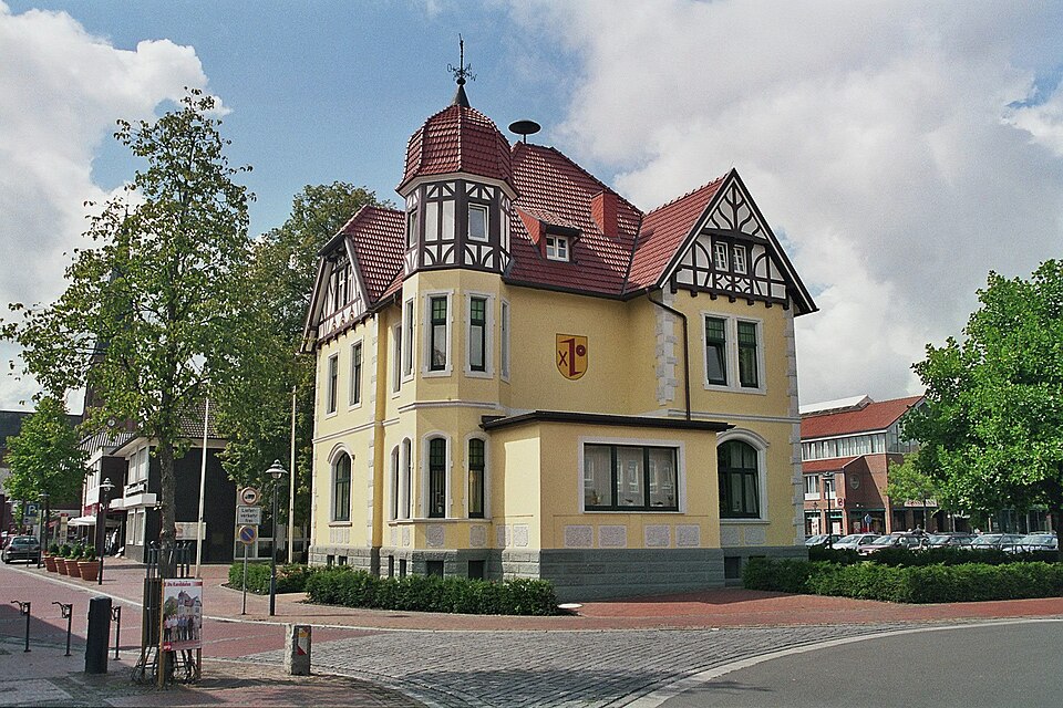 Wintergarten-Fachbetriebe in Dinklage: Rathaus – Foto: Gross atuin Wintergarten-Fachbetriebe in Dinklage: Rathaus