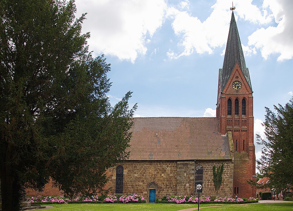 Wintergarten-Fachbetriebe in Dörverden: St. Cosmae und Damiani-Kirche – Foto: losch Wintergarten-Fachbetriebe in Dörverden: St. Cosmae und Damiani-Kirche