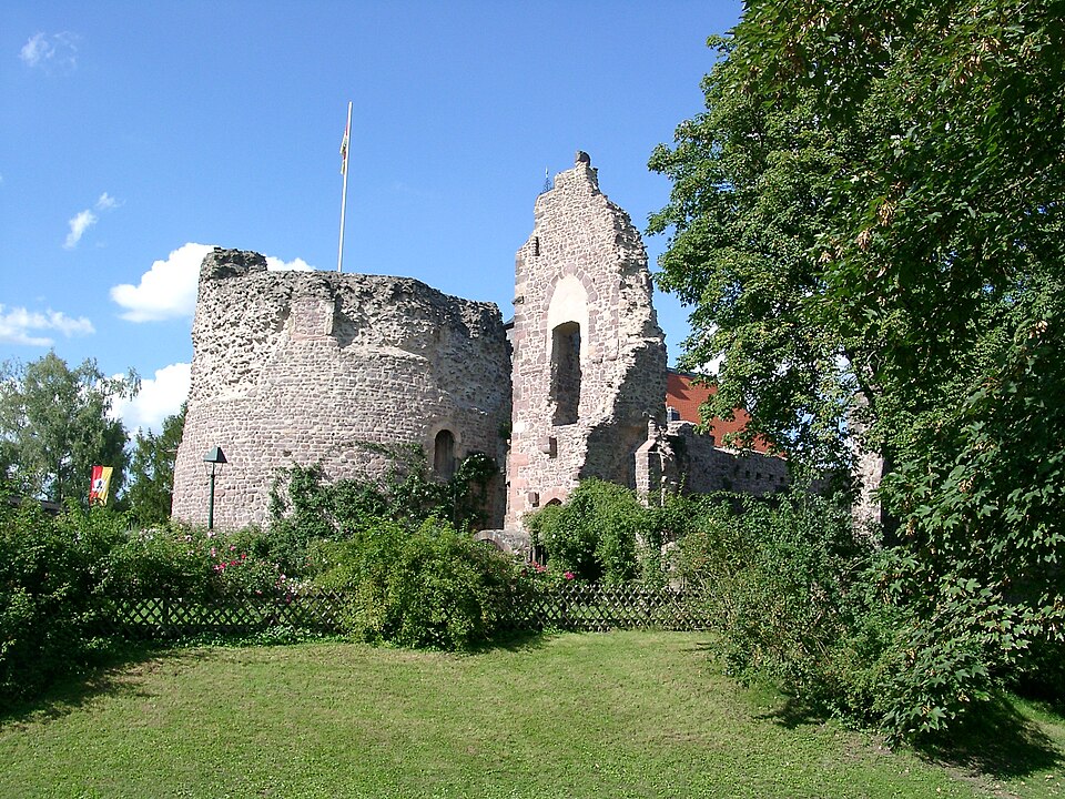 Wintergarten-Fachbetriebe in Dreieich: Dreieichenhain Burg – Foto: Rudolf Stricker Wintergarten-Fachbetriebe in Dreieich: Dreieichenhain Burg