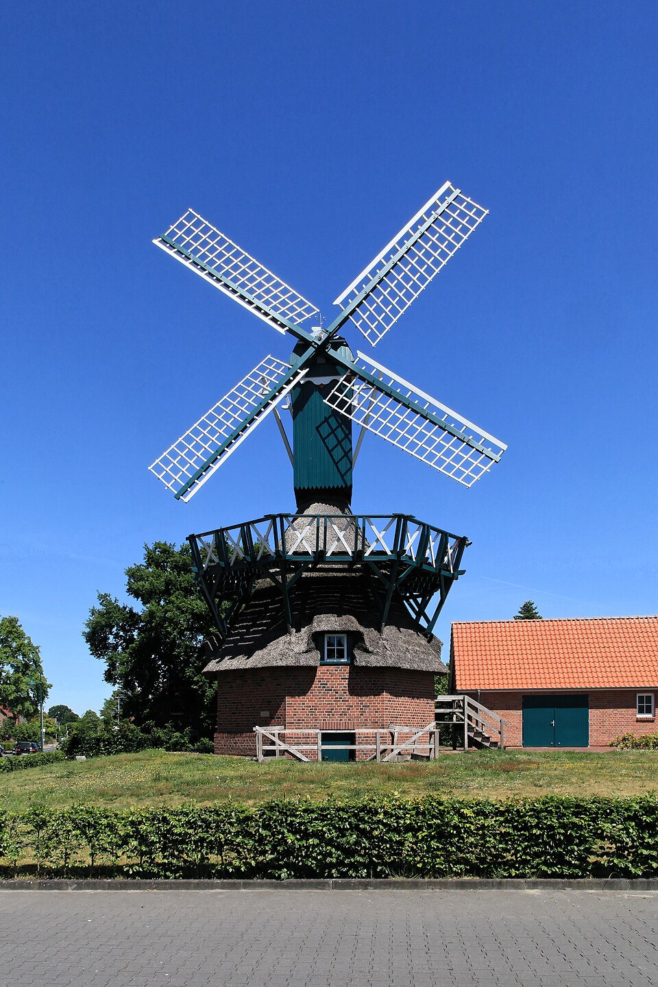 Wintergarten-Fachbetriebe in Edewecht: Hauptstraße, Kokermühle – Foto: Frank Vincentz Wintergarten-Fachbetriebe in Edewecht: Hauptstraße, Kokermühle