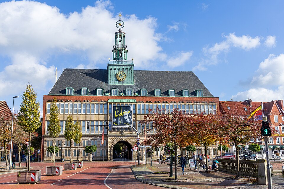 Wintergarten-Fachbetriebe in Emden: Rathaus