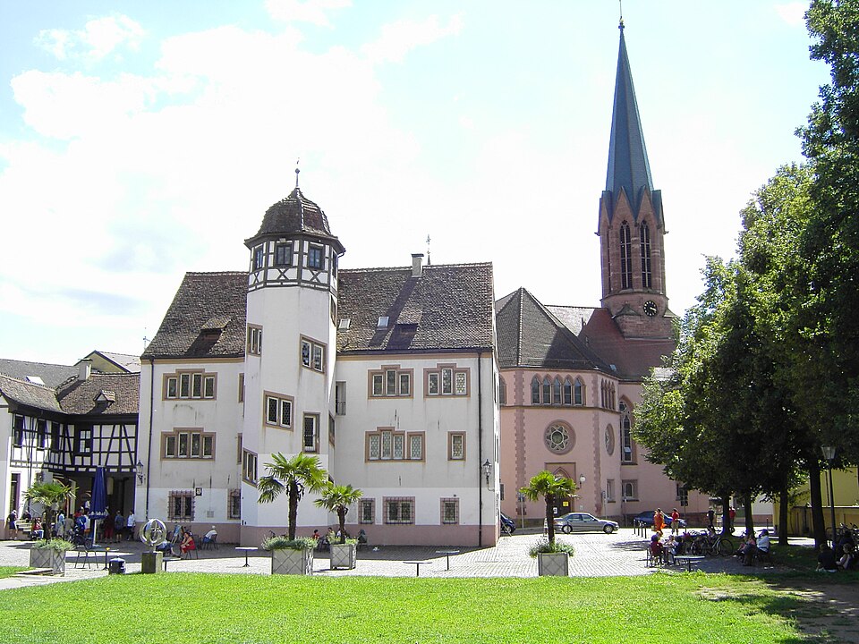 Wintergarten-Fachbetriebe in Emmendingen: Schlossplatz mit ev Kirche – Foto: CrazyD Wintergarten-Fachbetriebe in Emmendingen: Schlossplatz mit ev Kirche