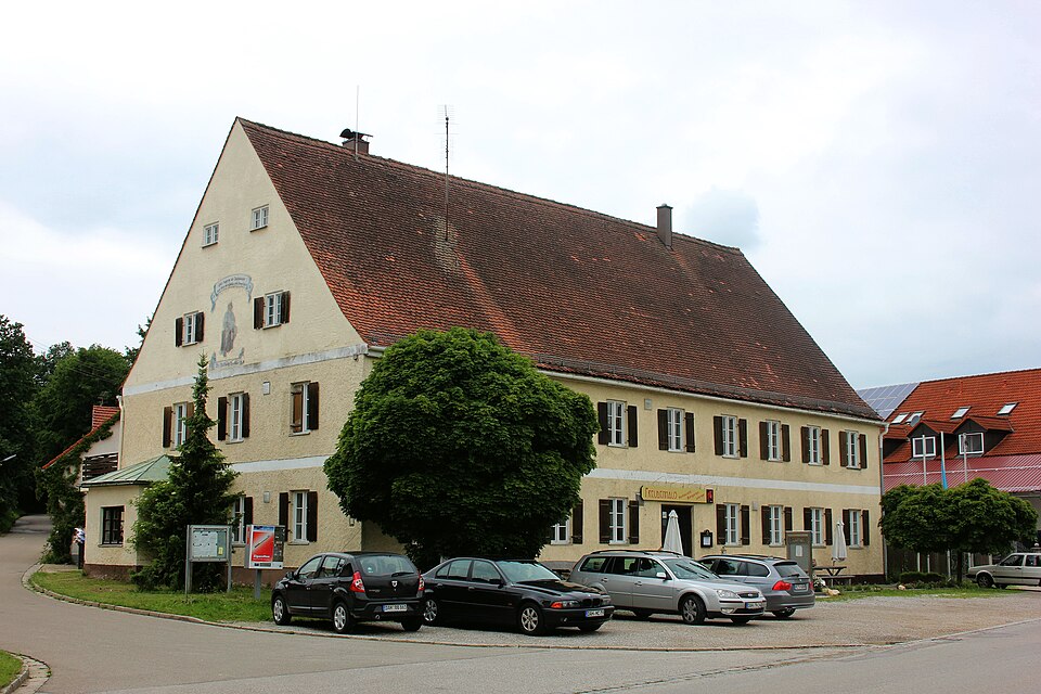 Wintergarten-Fachbetriebe in Erdweg: Kleinberghofen, ehemaliges Rathaus, jetzt Gaststaette – Foto: Usien Wintergarten-Fachbetriebe in Erdweg: Kleinberghofen, ehemaliges Rathaus, jetzt Gaststaette