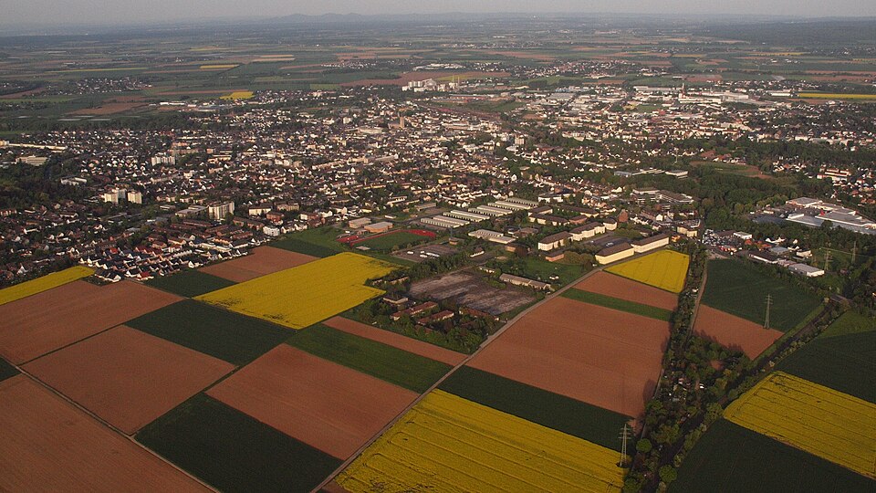 Wintergarten-Fachbetriebe in Euskirchen: Stadtansicht – Foto: Wolkenkratzer Wintergarten-Fachbetriebe in Euskirchen: Stadtansicht