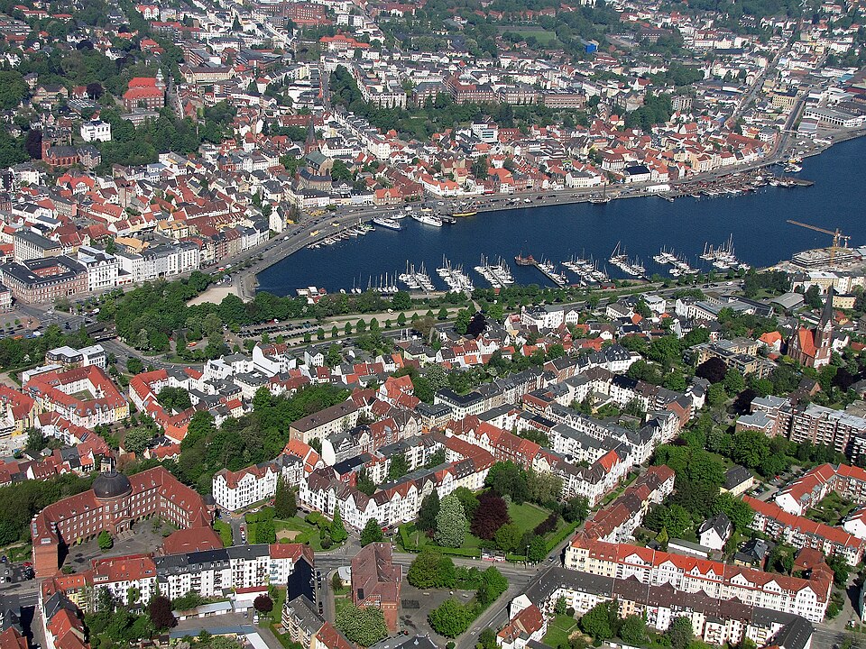 Wintergarten-Fachbetriebe in Flensburg: Luftbild Schleswig-Holstein Zentrum – Foto: Wolfgang Pehlemann Wintergarten-Fachbetriebe in Flensburg: Luftbild Schleswig-Holstein Zentrum