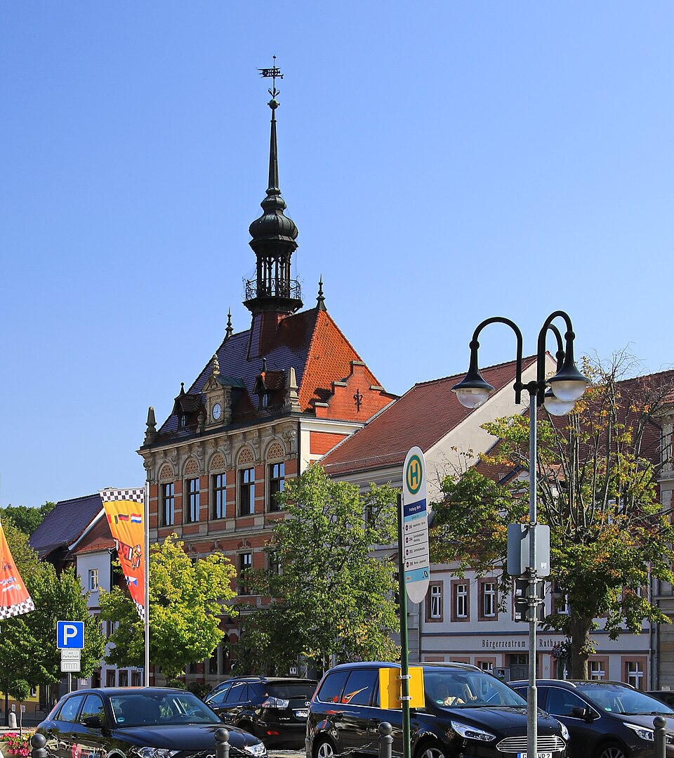 Wintergarten-Fachbetriebe in Frohburg: Rathaus auf dem Markt – Foto: Kora27 Wintergarten-Fachbetriebe in Frohburg: Rathaus auf dem Markt