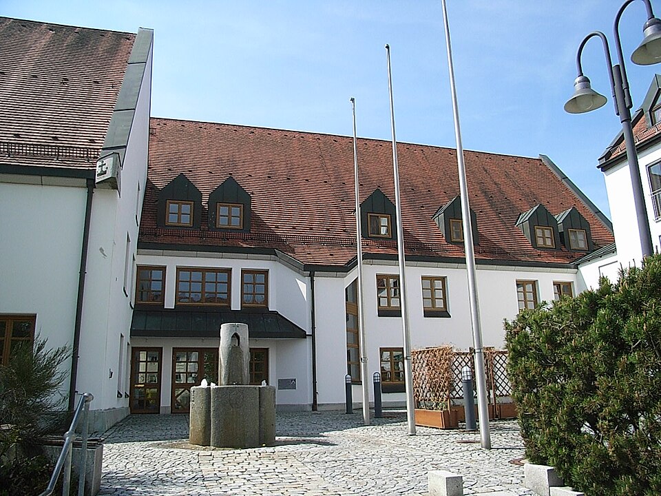 Wintergarten-Fachbetriebe in Fürstenzell: Rathaus