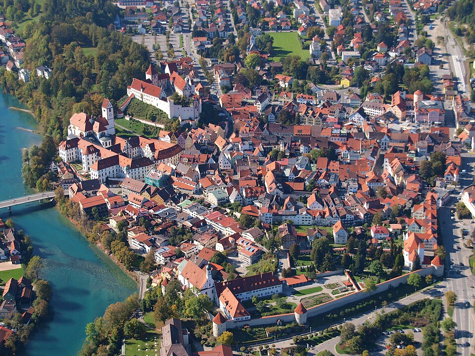 Wintergarten-Fachbetriebe in Füssen: Stadtansicht – Foto: Wolkenkratzer Wintergarten-Fachbetriebe in Füssen: Stadtansicht