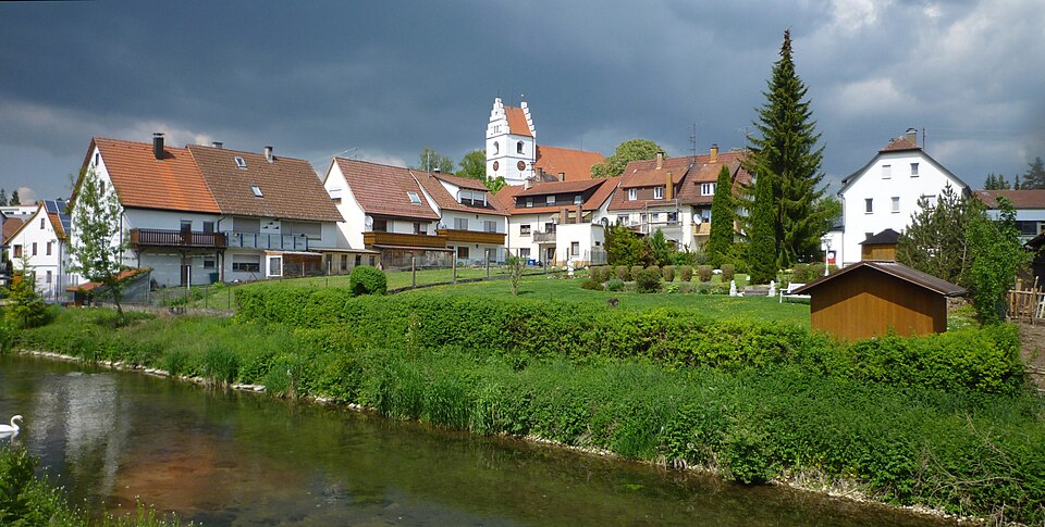 Wintergarten-Fachbetriebe in Gammertingen: Lauchert mit Stadtansicht und Kirche – Foto: Franzfoto Wintergarten-Fachbetriebe in Gammertingen: Lauchert mit Stadtansicht und Kirche