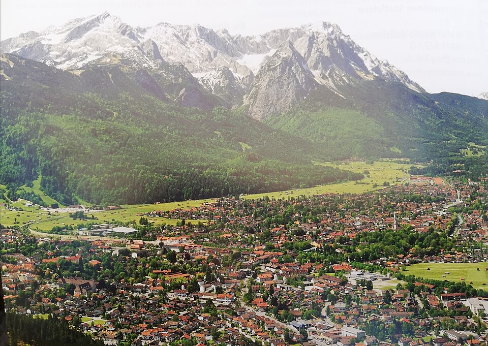 Wintergarten-Fachbetriebe in Garmisch-Partenkirchen: Stadtansicht – Foto: Milei.vencel Wintergarten-Fachbetriebe in Garmisch-Partenkirchen: Stadtansicht