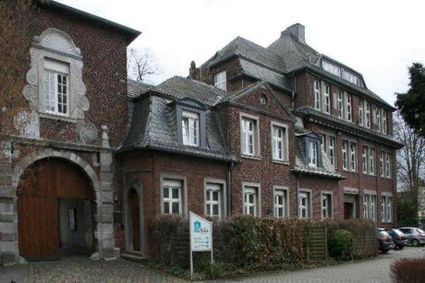 Wintergarten-Fachbetriebe in Geilenkirchen: Burg, Markt – Foto: Käthe u. Bernd Limburg Wintergarten-Fachbetriebe in Geilenkirchen: Burg, Markt