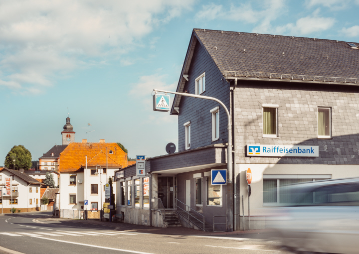 Wintergarten-Fachbetriebe in Grävenwiesbach: Stadtansicht – Foto: Meik Merkelbach Raiffeisenbank Grävenwiesbach Wintergarten-Fachbetriebe in Grävenwiesbach: Stadtansicht