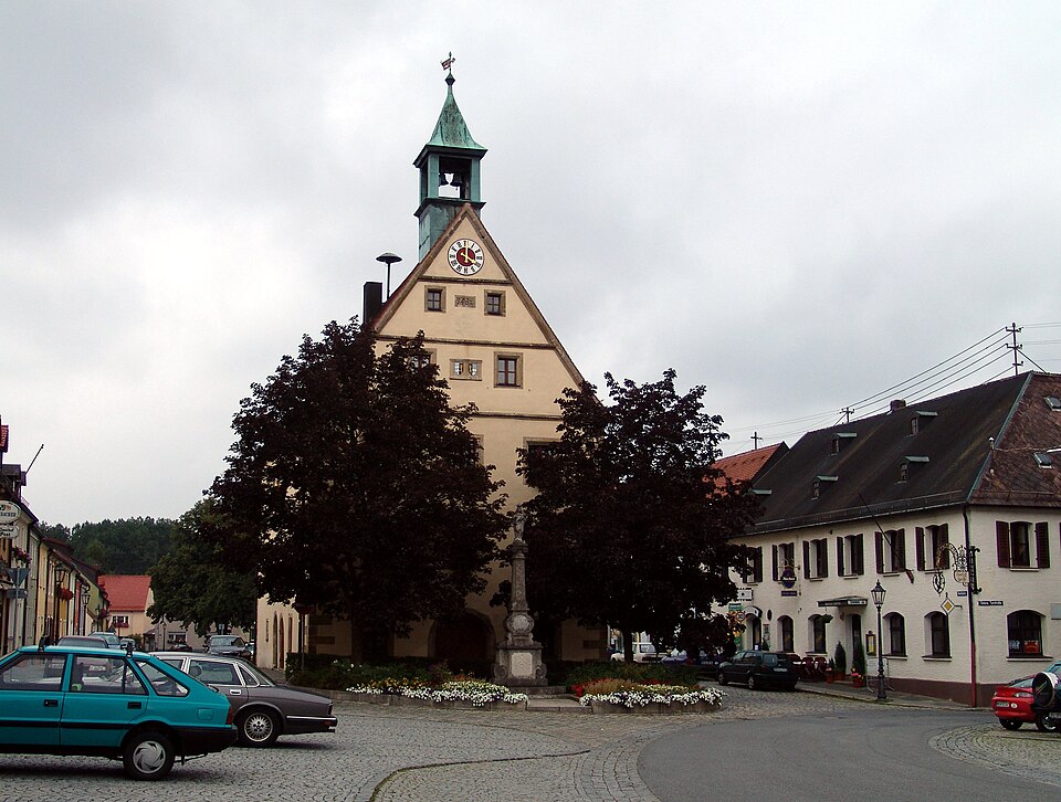 Wintergarten-Fachbetriebe in Grafenwöhr: Rathaus