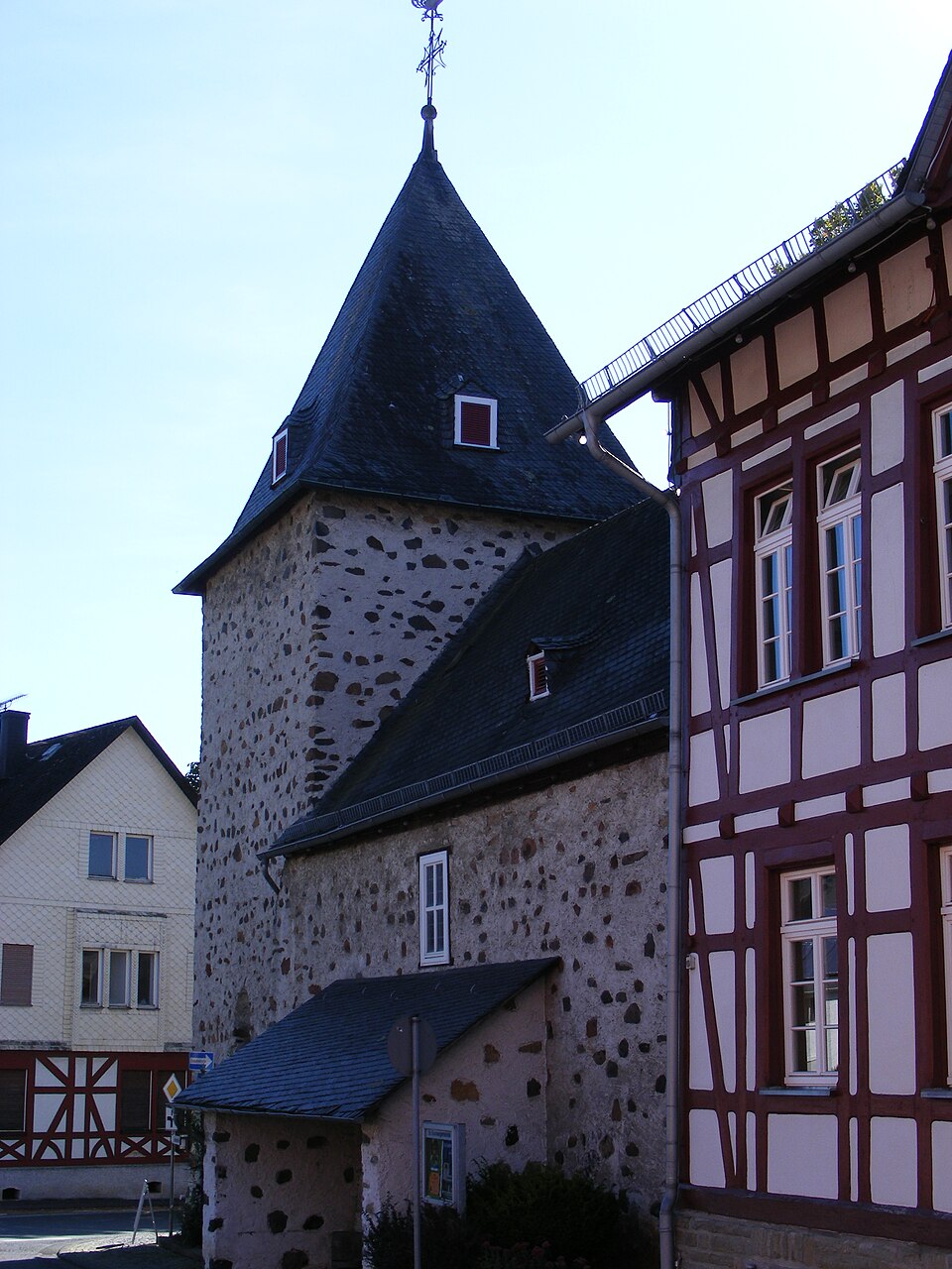 Wintergarten-Fachbetriebe in Greifenstein: Allendorf Kirche – Foto: Meikel1965 Wintergarten-Fachbetriebe in Greifenstein: Allendorf Kirche