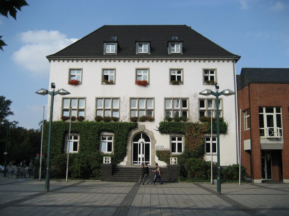 Wintergarten-Fachbetriebe in Grevenbroich: Rathaus