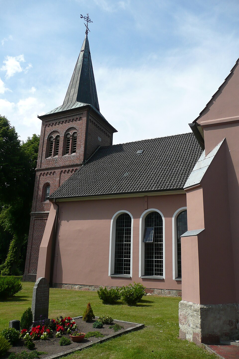 Wintergarten-Fachbetriebe in Großenkneten: Großenkneter Kirche – Foto: WilfriedC Wintergarten-Fachbetriebe in Großenkneten: Großenkneter Kirche