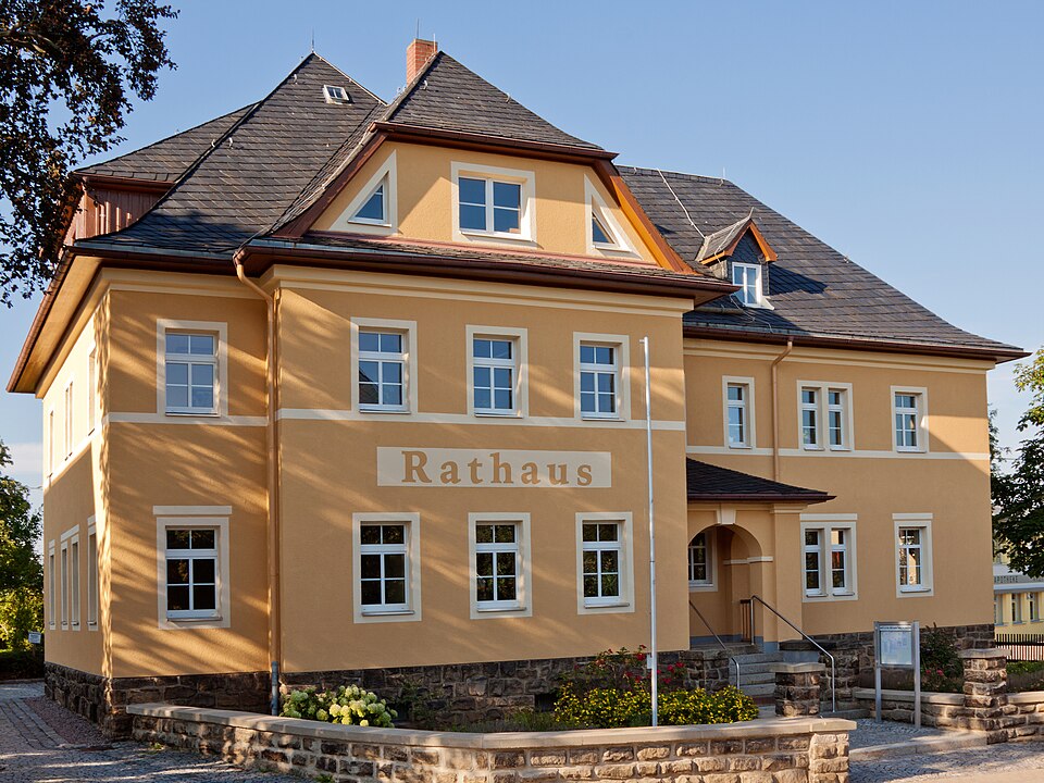 Wintergarten-Fachbetriebe in Großschirma: Rathaus – Foto: Unukorno Wintergarten-Fachbetriebe in Großschirma: Rathaus