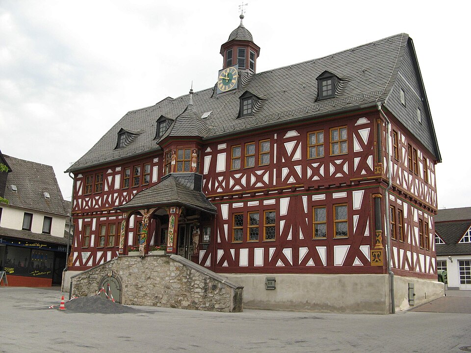 Wintergarten-Fachbetriebe in Hadamar: Rathaus – Foto: Oliver Abels Wintergarten-Fachbetriebe in Hadamar: Rathaus