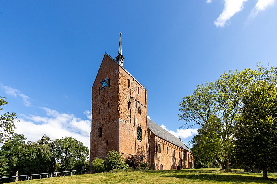 Wintergarten-Fachbetriebe in Hage: St.-Ansgari-Kirche