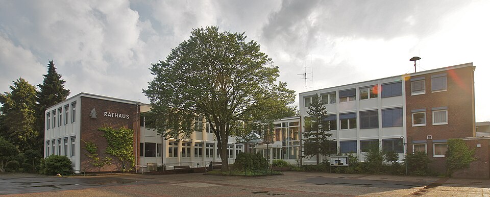 Wintergarten-Fachbetriebe in Halstenbek: Rathaus – Foto: flamenc Wintergarten-Fachbetriebe in Halstenbek: Rathaus