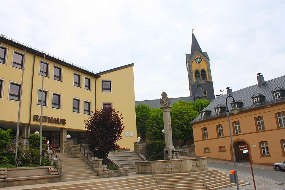 Wintergarten-Fachbetriebe in Helmbrechts: Rathaus Kirche
