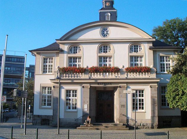 Wintergarten-Fachbetriebe in Hennef (Sieg): Rathaus