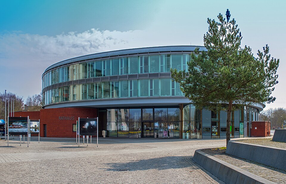 Wintergarten-Fachbetriebe in Hennigsdorf: Neues Rathaus