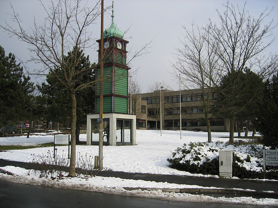 Wintergarten-Fachbetriebe in Hiddenhausen: Hiddenhausener Rathaus – Foto: Christoph F. Siekermann Wintergarten-Fachbetriebe in Hiddenhausen: Hiddenhausener Rathaus