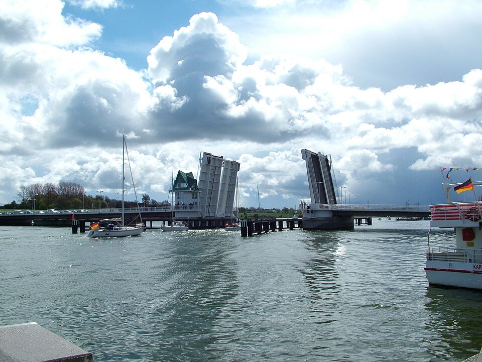 Wintergarten-Fachbetriebe in Kappeln: Klappbruecke – Foto: Clemensfranz Wintergarten-Fachbetriebe in Kappeln: Klappbruecke