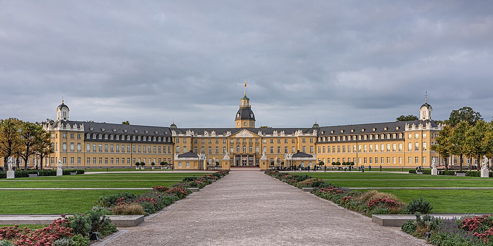 Wintergarten-Fachbetriebe in Karlsruhe: Schloss – Foto: A.Savin Wintergarten-Fachbetriebe in Karlsruhe: Schloss