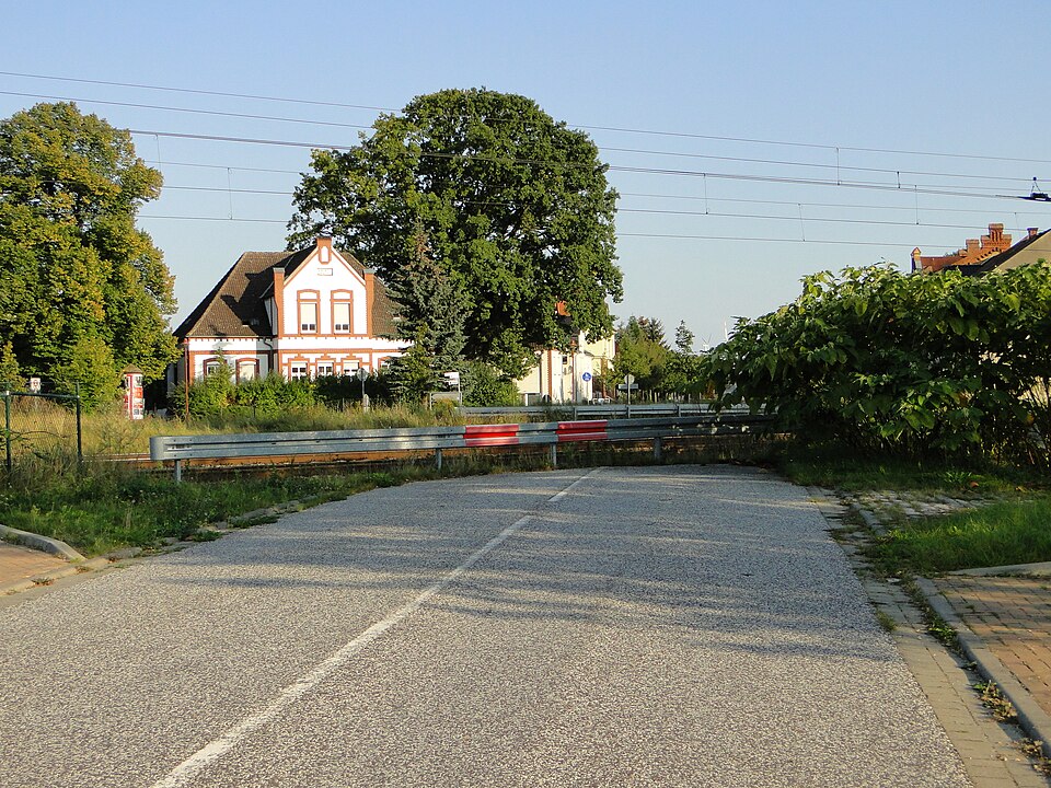 Wintergarten-Fachbetriebe in Karstädt: Bahnhof – Foto: OtoF Wintergarten-Fachbetriebe in Karstädt: Bahnhof