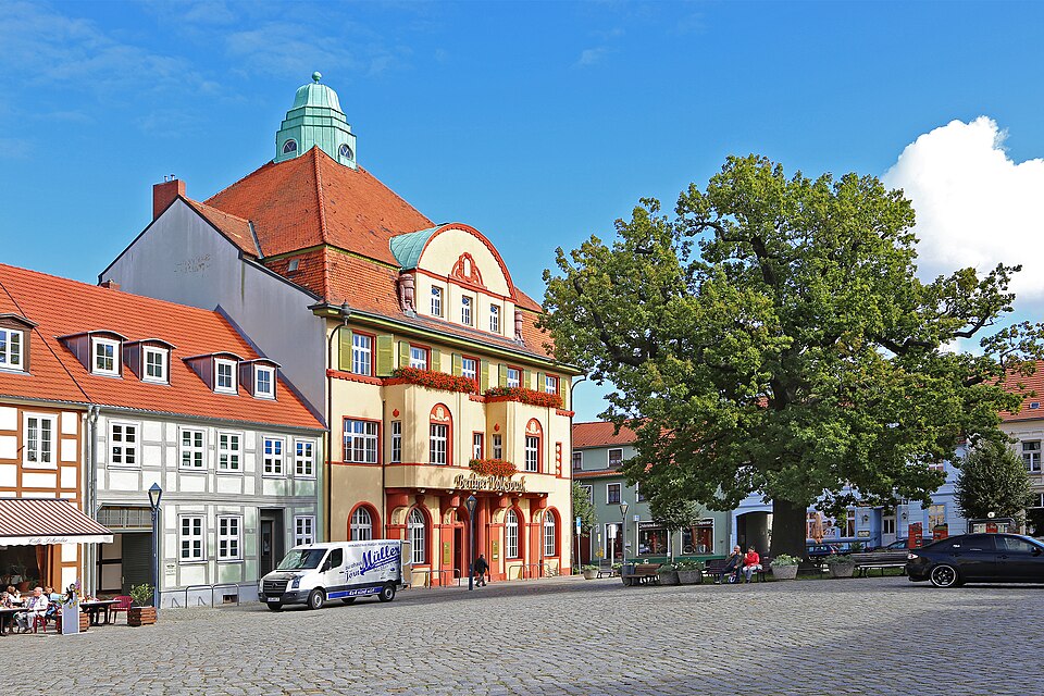 Wintergarten-Fachbetriebe in Kyritz: Marktplatz – Foto: W. Bulach Wintergarten-Fachbetriebe in Kyritz: Marktplatz