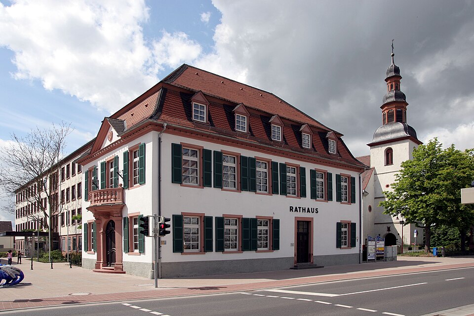 Wintergarten-Fachbetriebe in Lampertheim: Rathaus – Foto: Kuebi = Armin Kübelbeck Wintergarten-Fachbetriebe in Lampertheim: Rathaus